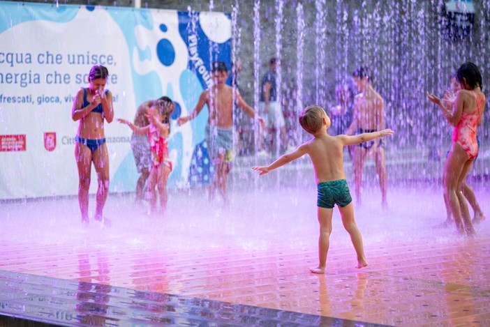 Torna la fontana-gioco in Piazza del Sole